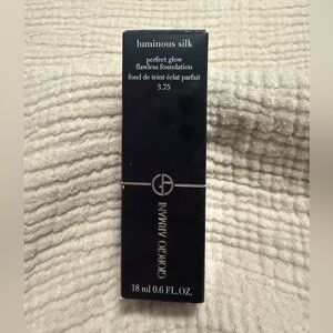 Giorgio Armani Mini Luminous Silk Foundation